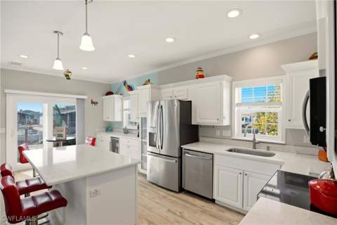 35 Emily Ln, Fort Myers Beach FL - photo 6 of 28