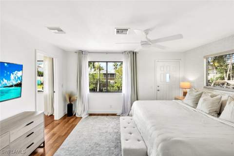 1285 Grand Canal Dr, Naples FL - photo 18 of 40