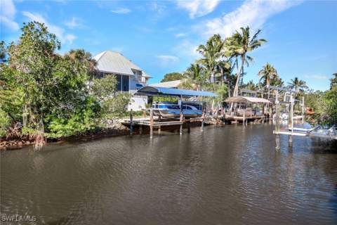 1285 Grand Canal Dr, Naples FL - photo 24 of 40