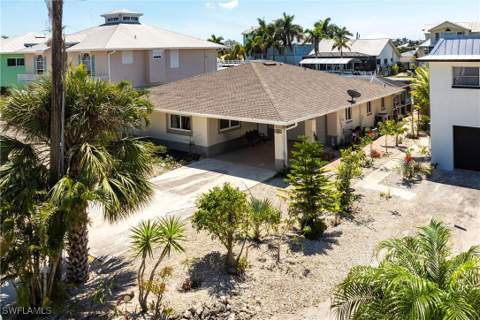164 Trinidad St, Naples FL - photo 10 of 45