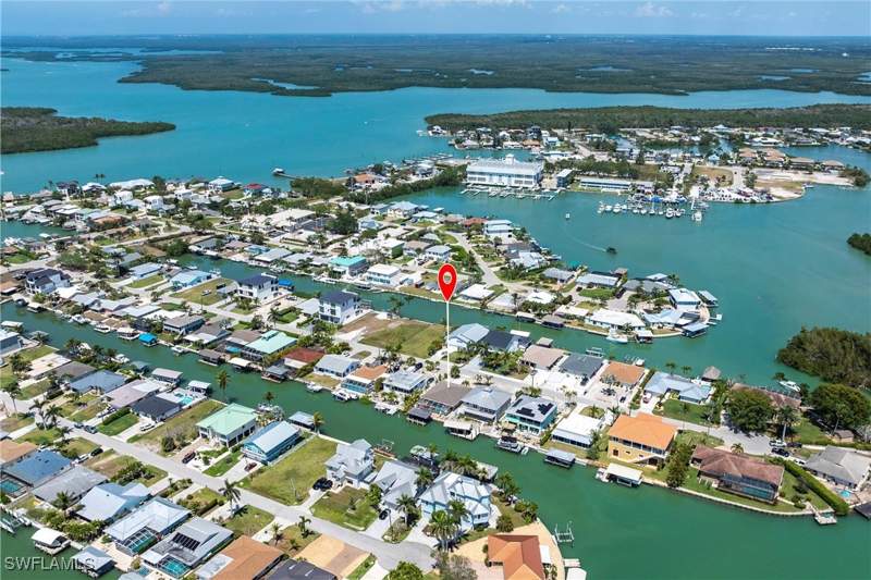 2 bedroom SingleFamilyResidence at 164 Trinidad St, Isles Of Capri, Naples — photo 3