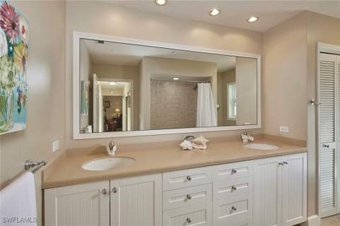 208 Silverado Dr, Naples FL - photo 18 of 34