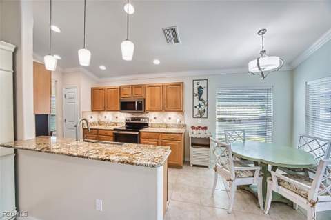 9543 Hemingway Ln, Fort Myers FL - photo 19 of 50