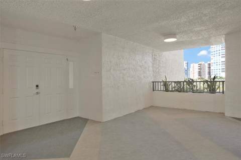 4031 Gulf Shore Blvd N 6B, Naples FL - photo 8 of 37