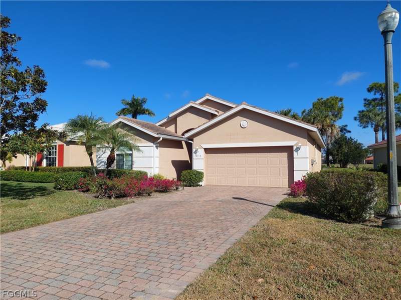 3 bedroom SingleFamilyResidence at 3333 Magnolia Landing Ln, Magnolia Landing, North Fort Myers — photo 3