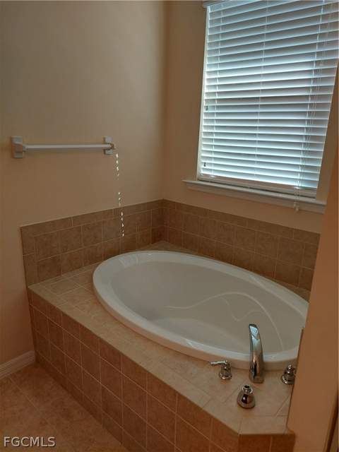 3333 Magnolia Landing Ln, North Fort Myers FL - photo 8 of 24