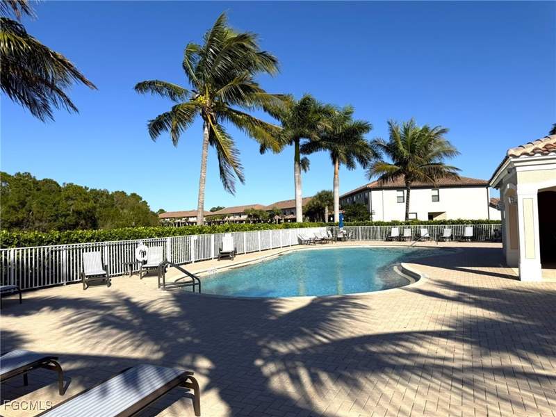 2 bedroom Townhouse at 1376 Weeping Willow Ct, Coral Lakes, Cape Coral — photo 2