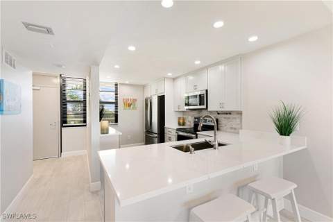 380 Seaview Ct 405, Marco Island FL - photo 12 of 33