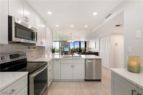 380 Seaview Ct 405, Marco Island FL - photo 9 of 33