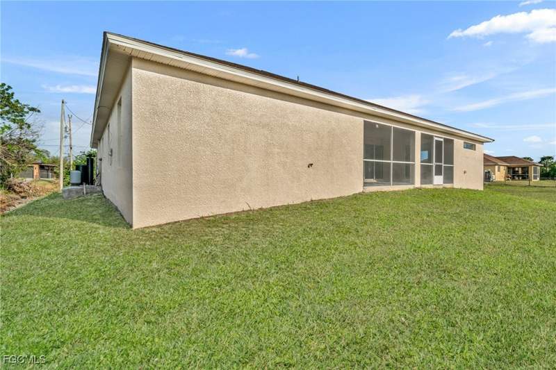 4 bedroom SingleFamilyResidence at 1402 Fred Ave S, Lehigh Acres, Lehigh Acres — photo 3