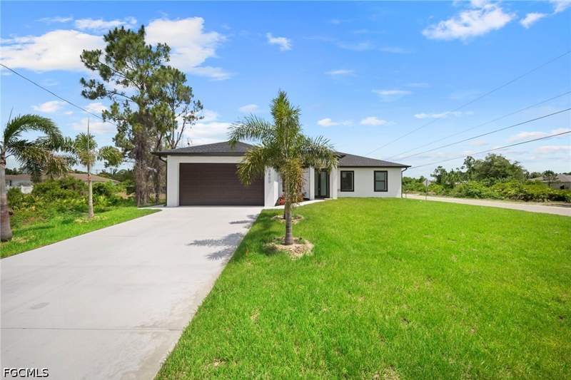 3 bedroom SingleFamilyResidence at 3800 24th St SW, Lehigh Acres, Lehigh Acres — photo 3