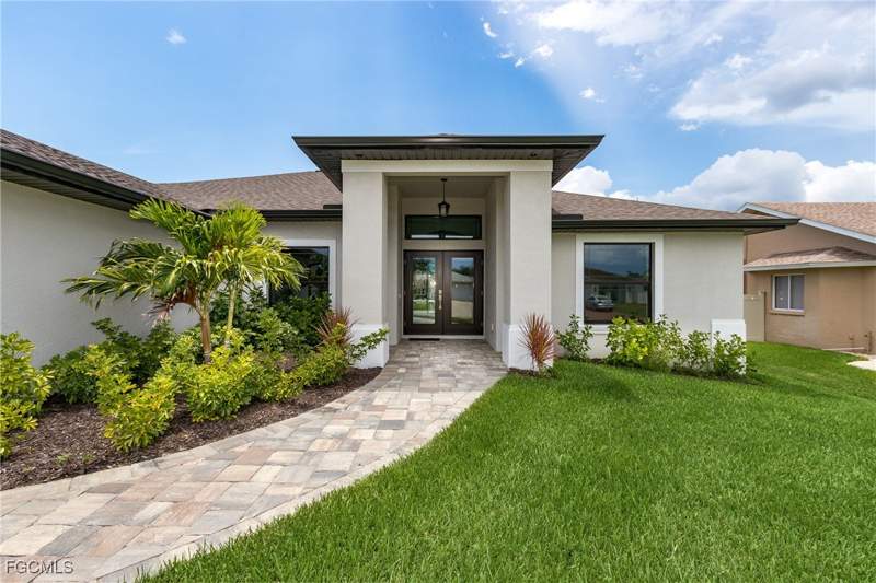 4 bedroom SingleFamilyResidence at 346 SW 28th Pl, Cape Coral, Cape Coral — photo 2