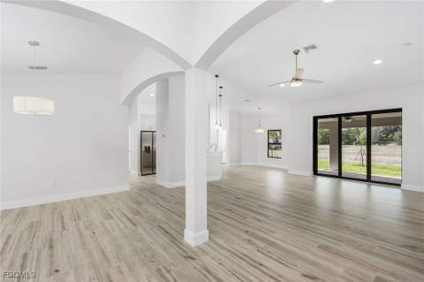 346 SW 28th Pl, Cape Coral FL - photo 8 of 23