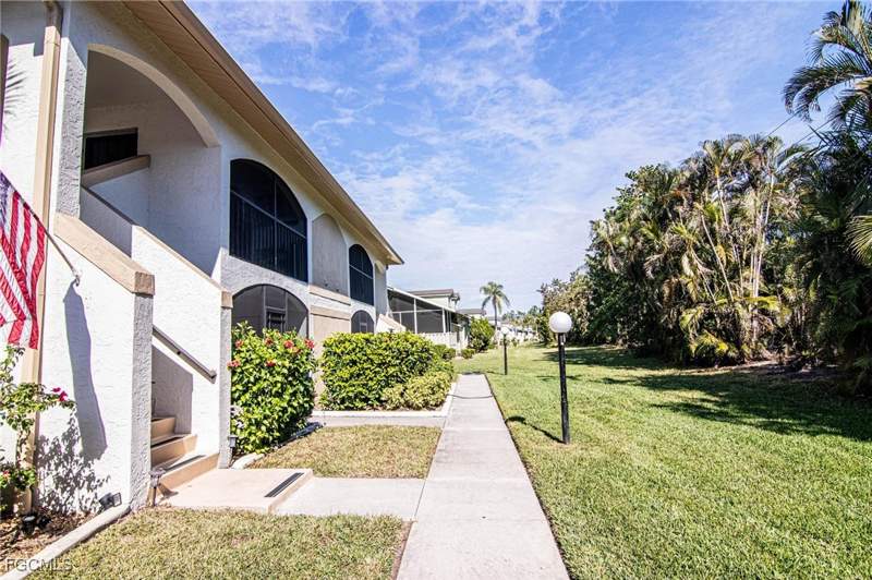 2 bedroom Condominium at 13199 Whitehaven Ln 1805, Brookshire Village, Fort Myers — photo 3