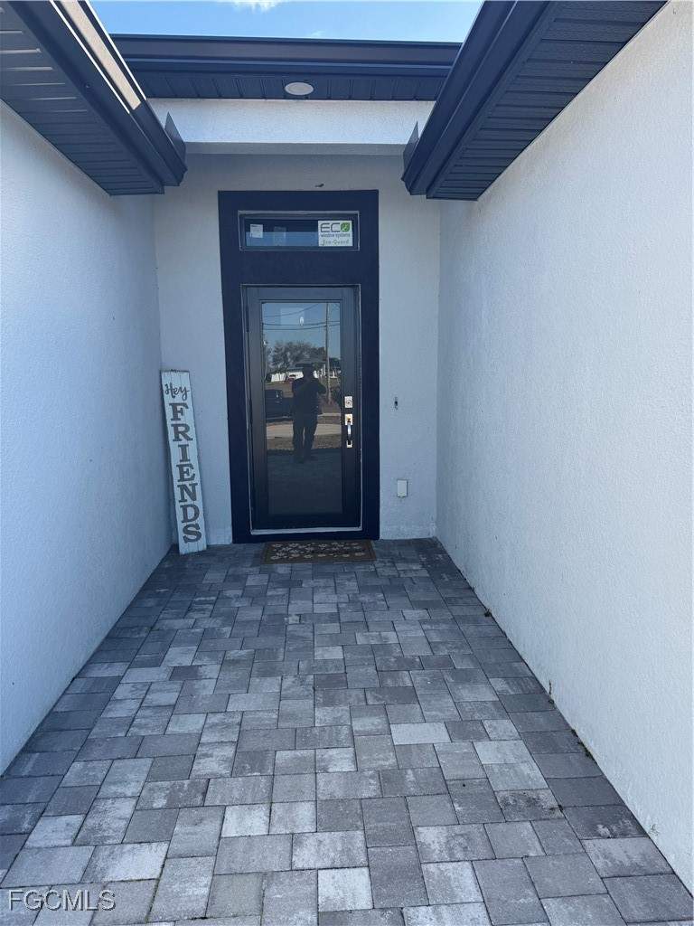 3 bedroom SingleFamilyResidence at 1004 Diplomat Pkwy W, Cape Coral, Cape Coral — photo 3