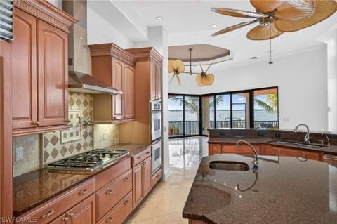 2600 McGregor Blvd, Fort Myers FL - photo 12 of 49