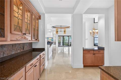 2600 McGregor Blvd, Fort Myers FL - photo 8 of 49