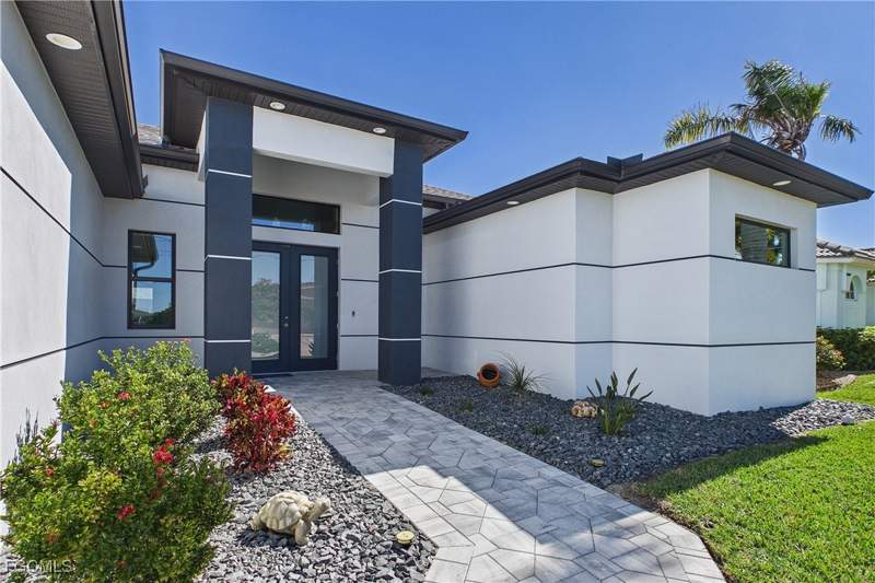3 bedroom SingleFamilyResidence at 3121 SW 26th Pl, Cape Coral, Cape Coral — photo 2