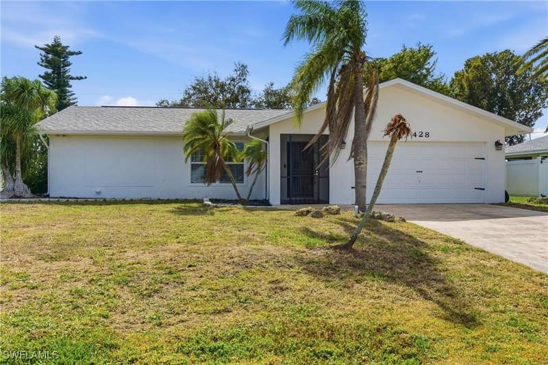 3 bedroom SingleFamilyResidence at 428 SW 33rd Ter, Cape Coral, Cape Coral — photo 2