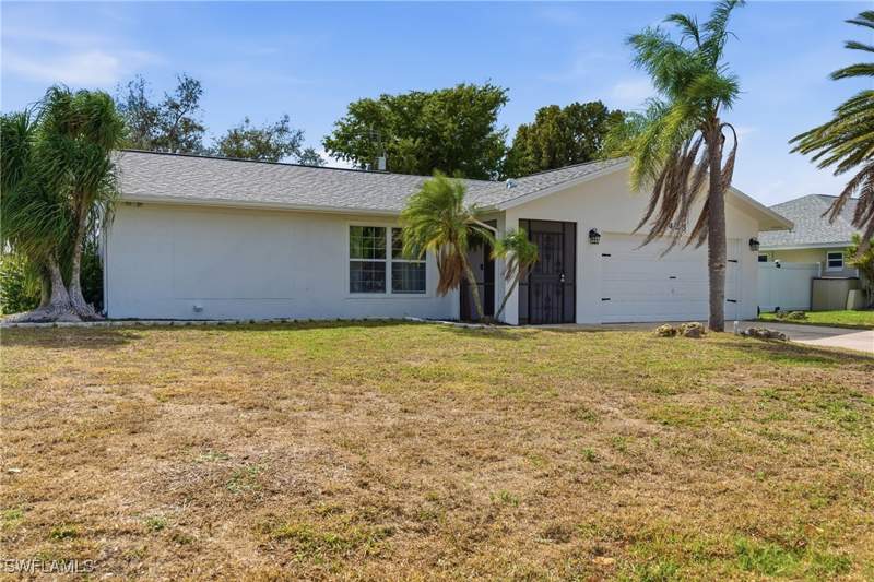 3 bedroom SingleFamilyResidence at 428 SW 33rd Ter, Cape Coral, Cape Coral — photo 3