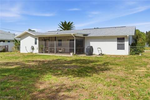 428 SW 33rd Ter, Cape Coral FL - photo 8 of 37