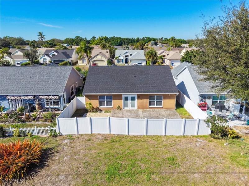 3 bedroom SingleFamilyResidence at 15068 Cloverdale Dr, The Meadow, Fort Myers — photo 2