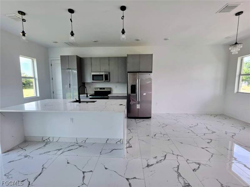 3 bedroom SingleFamilyResidence at 402 Harrison Dr, Lehigh Acres, Lehigh Acres — photo 2