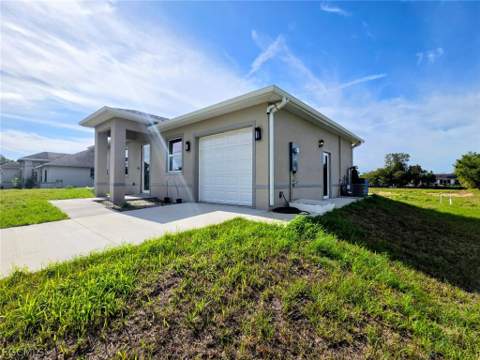 402 Harrison Dr, Lehigh Acres FL - photo 8 of 9