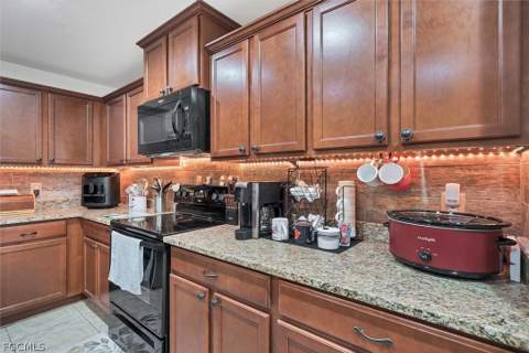 1826 SW Trafalgar Pkwy, Cape Coral FL - photo 16 of 45