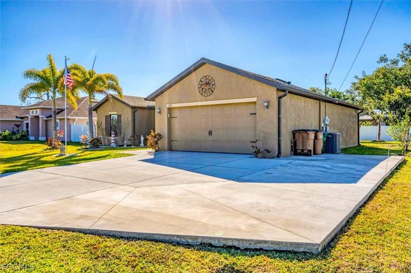 3 bedroom SingleFamilyResidence at 1826 SW Trafalgar Pkwy, Cape Coral, Cape Coral — photo 5