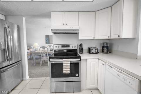 818 Monticello Ct, Cape Coral FL - photo 19 of 50