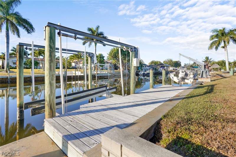 3 bedroom SingleFamilyResidence at 818 Monticello Ct, Cape Coral, Cape Coral — photo 4