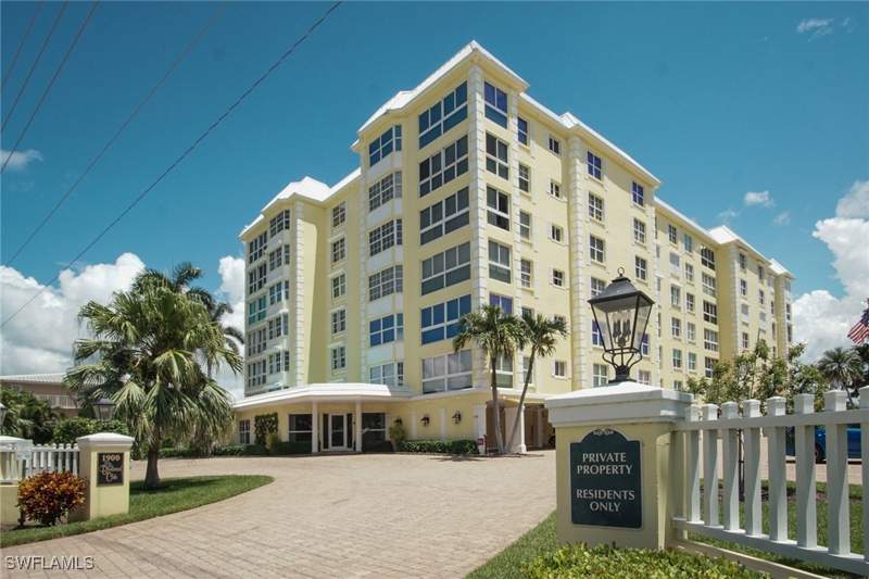2 bedroom Condominium at 1900 Gulf Shore Blvd N 303, Boulevard Club, Naples — photo 3
