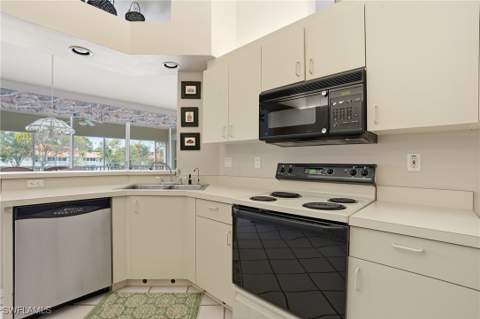 7680 Oleander Gate Dr J202, Naples FL - photo 13 of 41