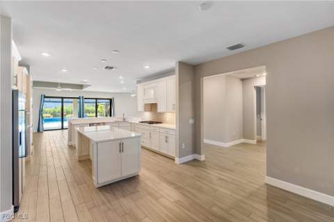 19001 Aqua Shore Dr, Fort Myers FL - photo 10 of 49