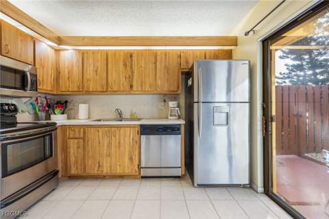 1550 Park Meadows Dr 2, Fort Myers FL - photo 13 of 39