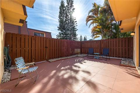 1550 Park Meadows Dr 2, Fort Myers FL - photo 7 of 39