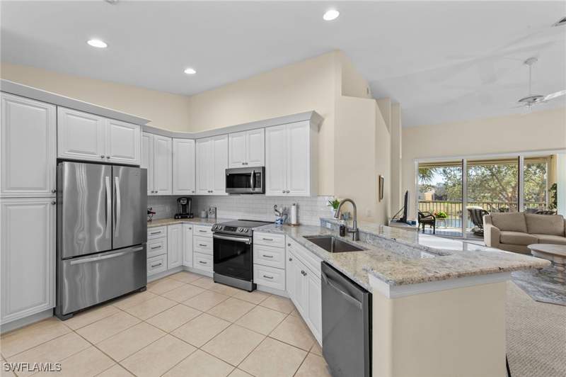 2 bedroom Condominium at 10127 Colonial Country Club Blvd 1603, Garden Lakes, Fort Myers — photo 5