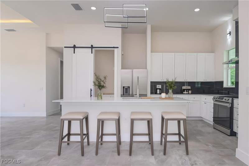 3 bedroom SingleFamilyResidence at 1014 SW 8th Pl, Cape Coral, Cape Coral — photo 4