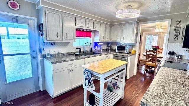 2 bedroom ManufacturedHome at 14667 Paul Revere Loop, Old Bridge Village, North Fort Myers — photo 3