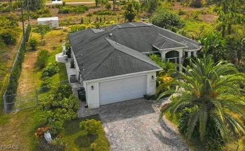 1220 McKinley Ave, Lehigh Acres FL - photo 7 of 9