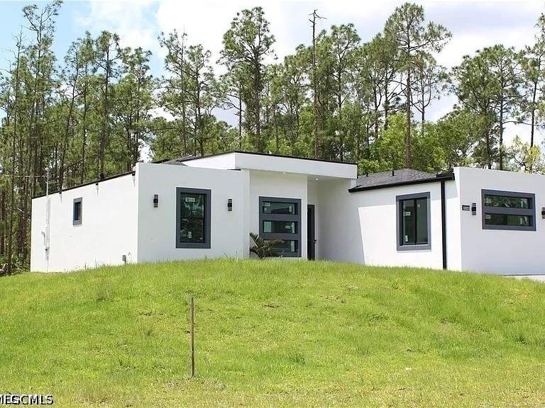 4 bedroom SingleFamilyResidence at 3306 E 2nd St, Lehigh Acres, Lehigh Acres — photo 2