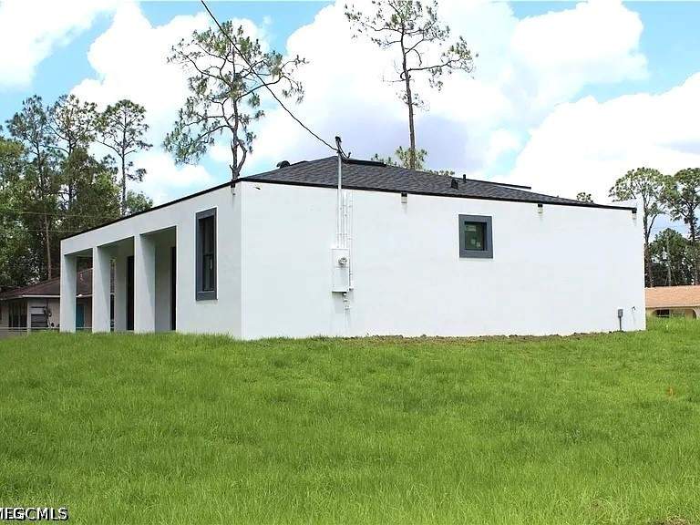 4 bedroom SingleFamilyResidence at 3306 E 2nd St, Lehigh Acres, Lehigh Acres — photo 4