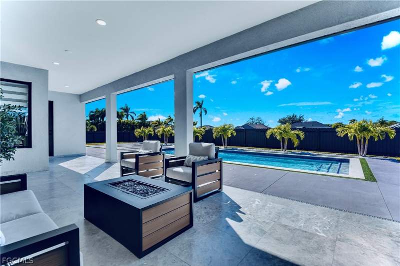 4 bedroom SingleFamilyResidence at 18 Nelson Rd N, Cape Coral, Cape Coral — photo 3