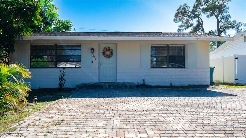 2 bedroom SingleFamilyResidence at 814 109th Ave N, Naples Park, Naples — photo 2