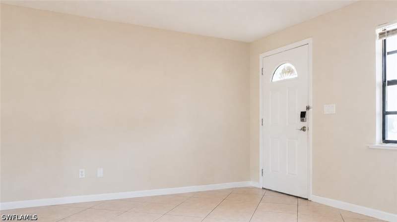 2 bedroom SingleFamilyResidence at 814 109th Ave N, Naples Park, Naples — photo 4