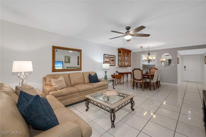 2 bedroom Condominium at 200 Valley Stream Dr 3B, Valley Stream Court, Naples — photo 4