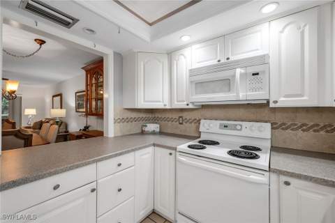 200 Valley Stream Dr 3B, Naples FL - photo 7 of 45
