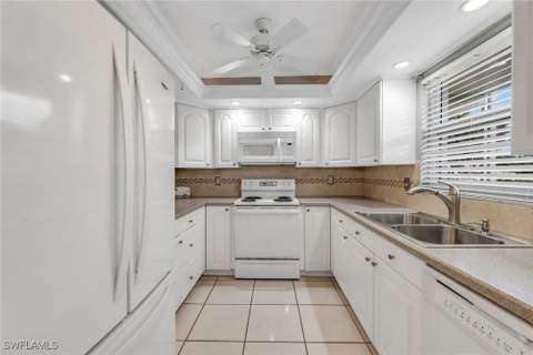 200 Valley Stream Dr 3B, Naples FL - photo 8 of 45