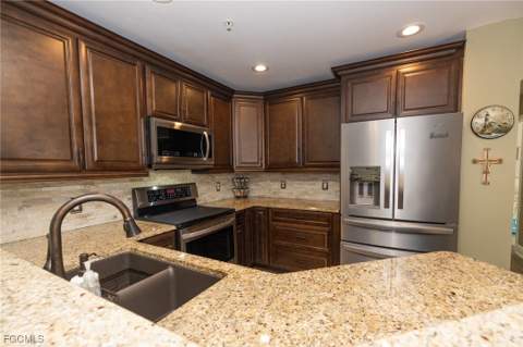 1520 SW 50th St 102, Cape Coral FL - photo 7 of 29